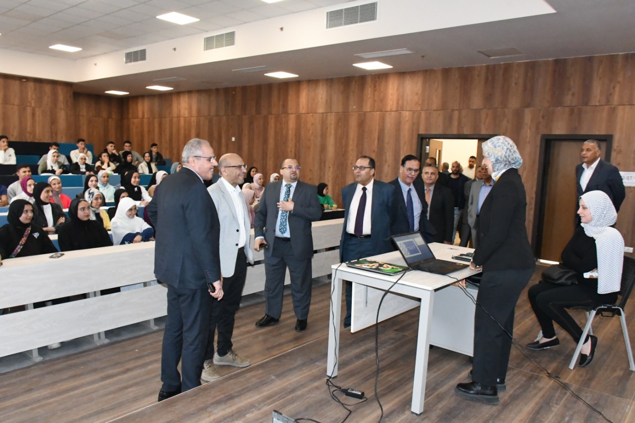جانب من زيارة لجنة المجلس الأعلى للجامعات لجامعة الإسماعيلية الجديدة الأهلية  (5)