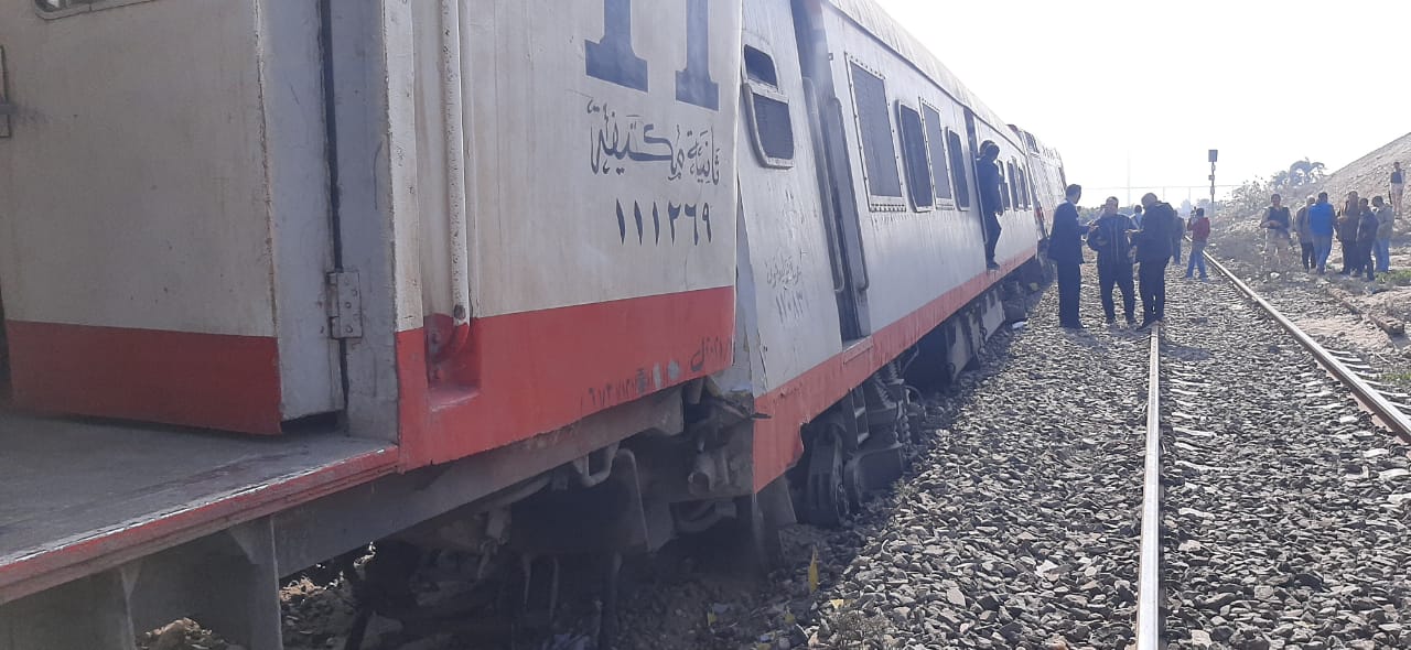 خروج قطار «بورسعيد - سوهاج » عن القضبان بمحطة القنطرة غرب  (11)