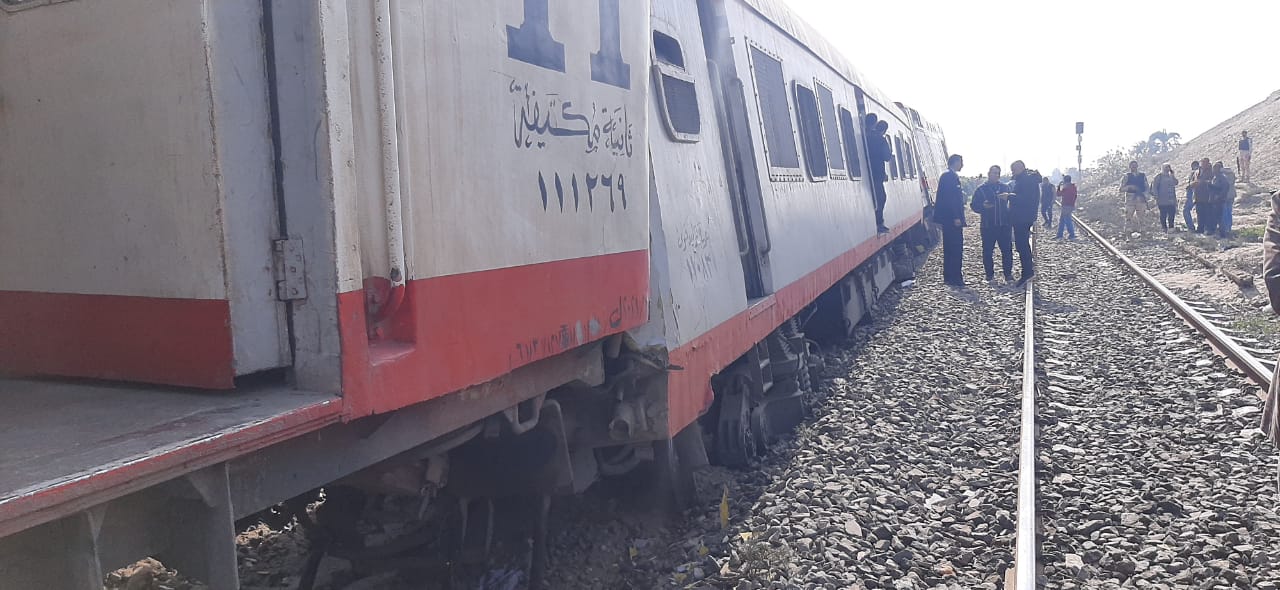 خروج قطار «بورسعيد - سوهاج » عن القضبان بمحطة القنطرة غرب  (13)