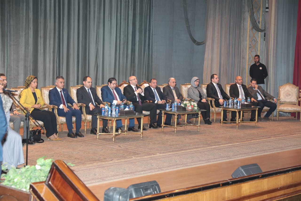 مؤتمر الحوار الوطني بجامعة بنى سويف بحضور المحافظ (2)