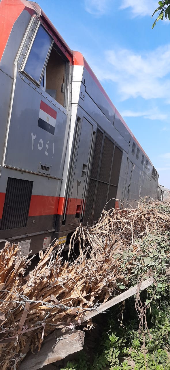 خروج قطار «بورسعيد - سوهاج » عن القضبان بمحطة القنطرة غرب  (15)
