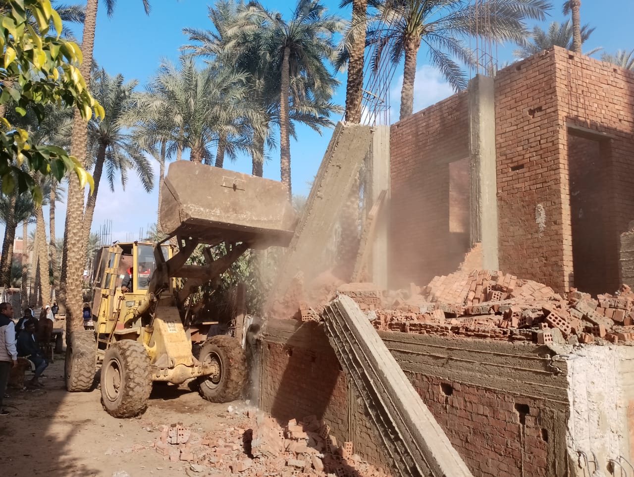 إزالة البناء المخالف في أبو النمرس