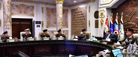 الرئيس السيسى يشهد بيانات ودرجات الطلاب المتقدمين للكليات العسكرية  (1)