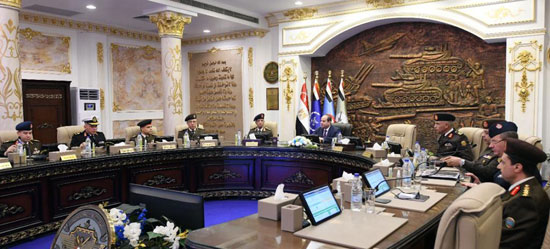 الرئيس السيسى يشهد بيانات ودرجات الطلاب المتقدمين للكليات العسكرية  (3)