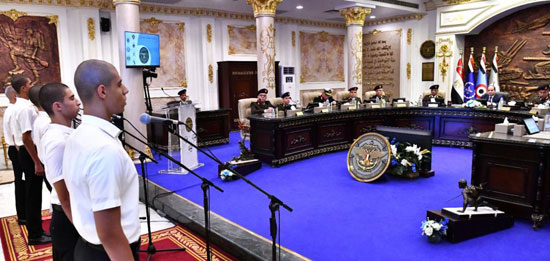 الرئيس السيسى يشهد بيانات ودرجات الطلاب المتقدمين للكليات العسكرية  (9)