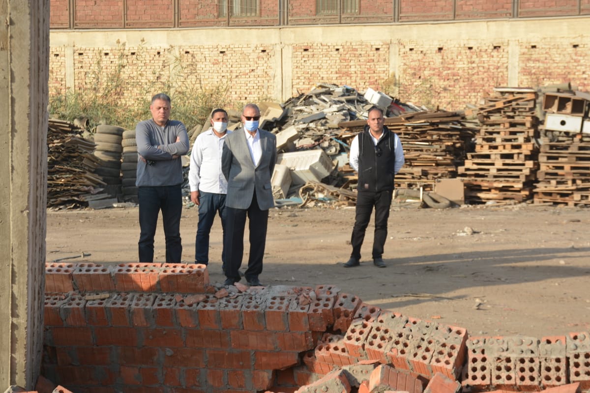 إزالة أسوار مخالفة على ترعة الاسماعيلية (7)