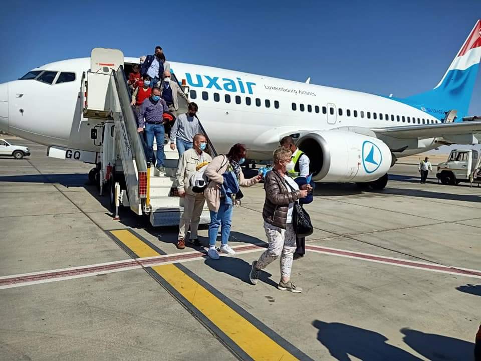 مطار الأقصر يستقبل أولي الرحلات  القادمة من لوكسمبورج (4)