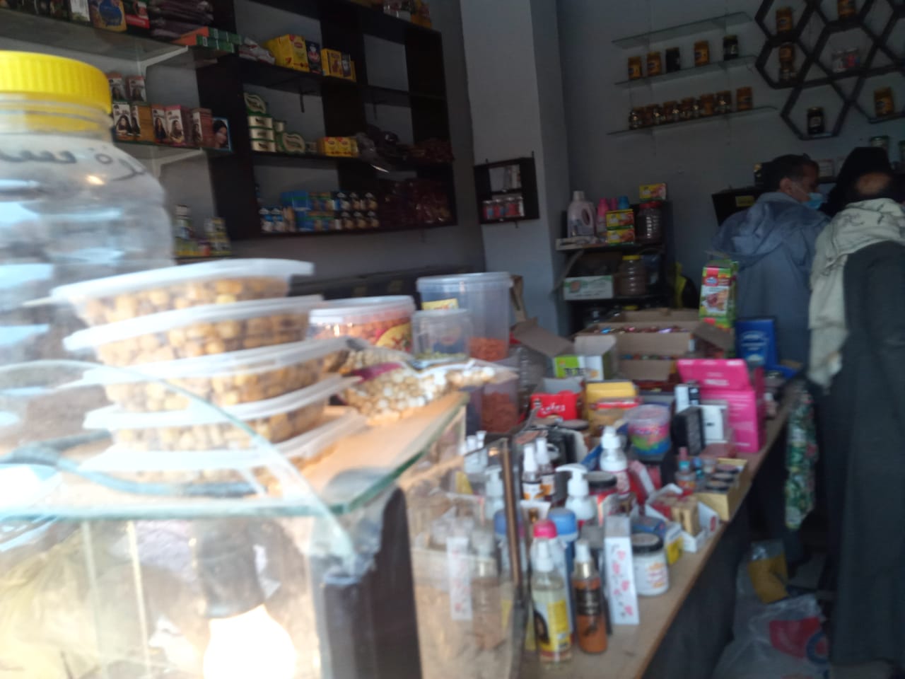 جانب من الحملات المتعددة على المحال