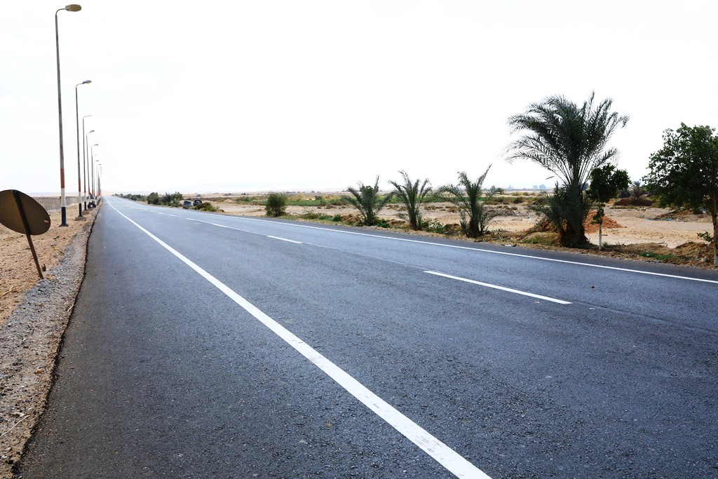 طريق جرجا الصحراوي الغربي (5)