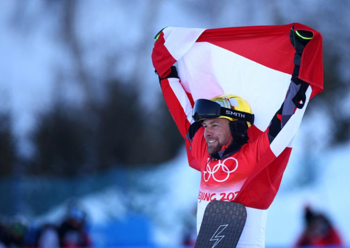 النمساوي الحاصل على الميدالية الذهبية بنيامين كارل في نهائي التزلج ع