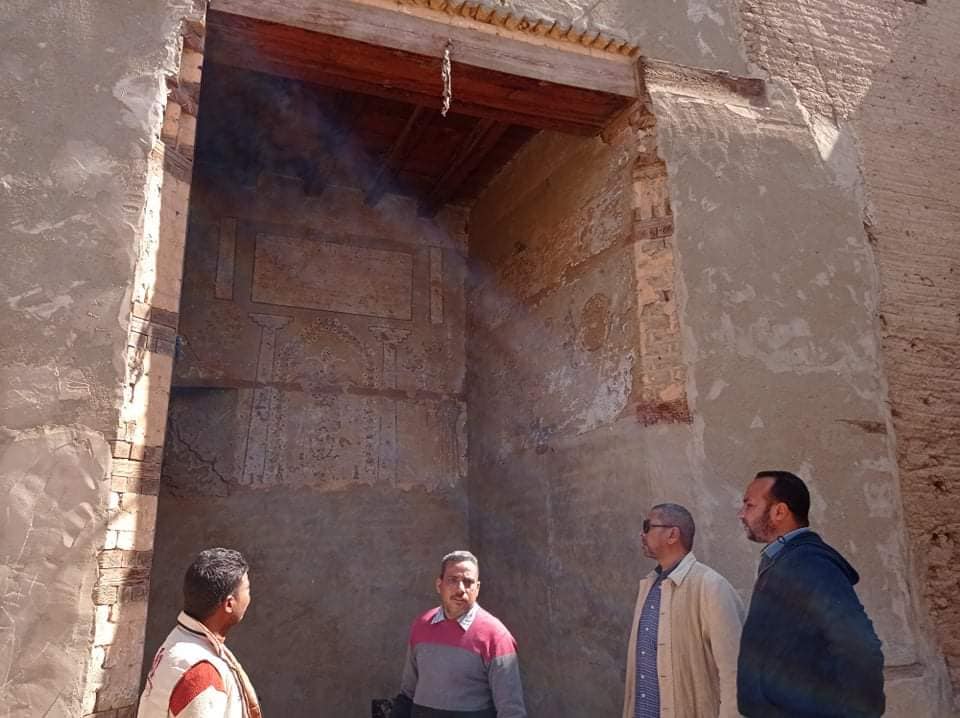 قيادات منطقة آثار إسنا وأرمنت فى جولة لتفقد ودراسة المنازل التراثية