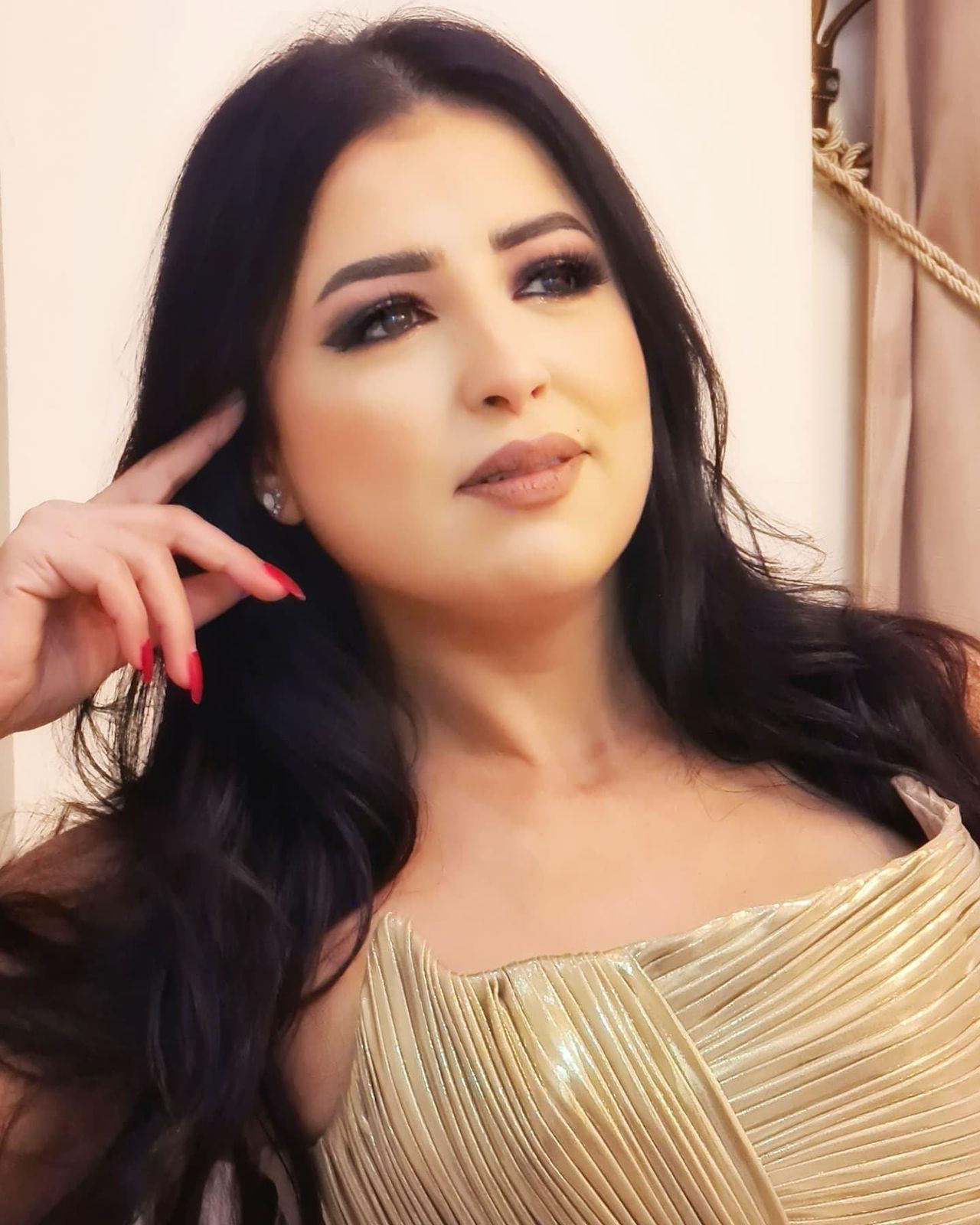الفنانة نهى صالح