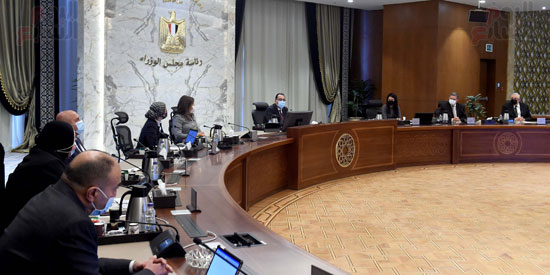 رئيس الوزراء يعقداجتماعاً لمتابعة مستجدات التحضيرلاستضافة مصر لقمة المناخ‎‎ (4)