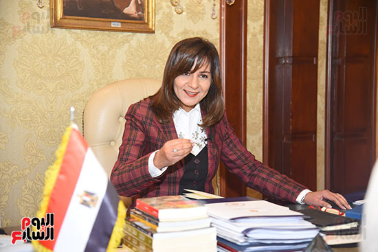 السفيرة نبيلة مكرم وزيرة الهجرة (1)