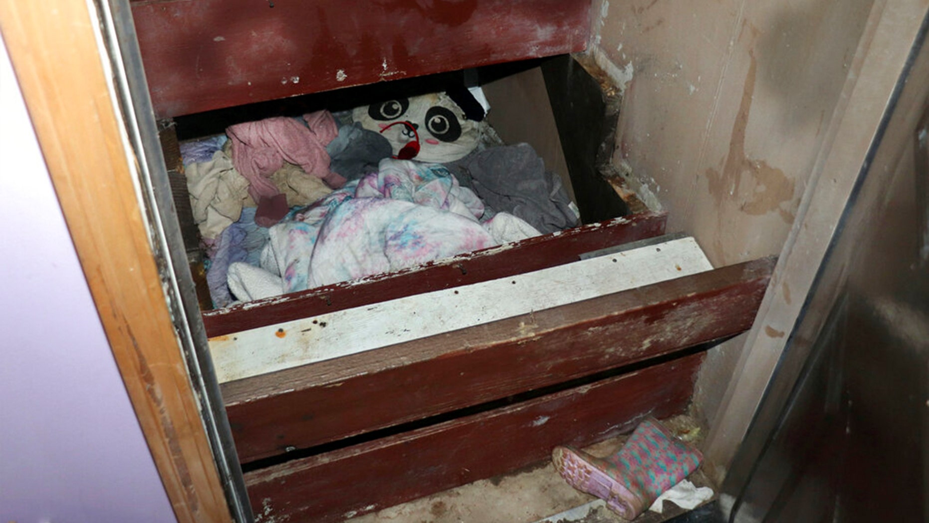 الدرج الخشبى الدرج الخشبى