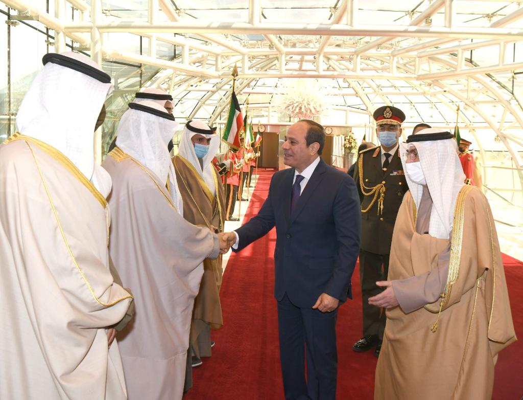 ولى عهد الكويت فى استقبال الرئيس السيسى (3)