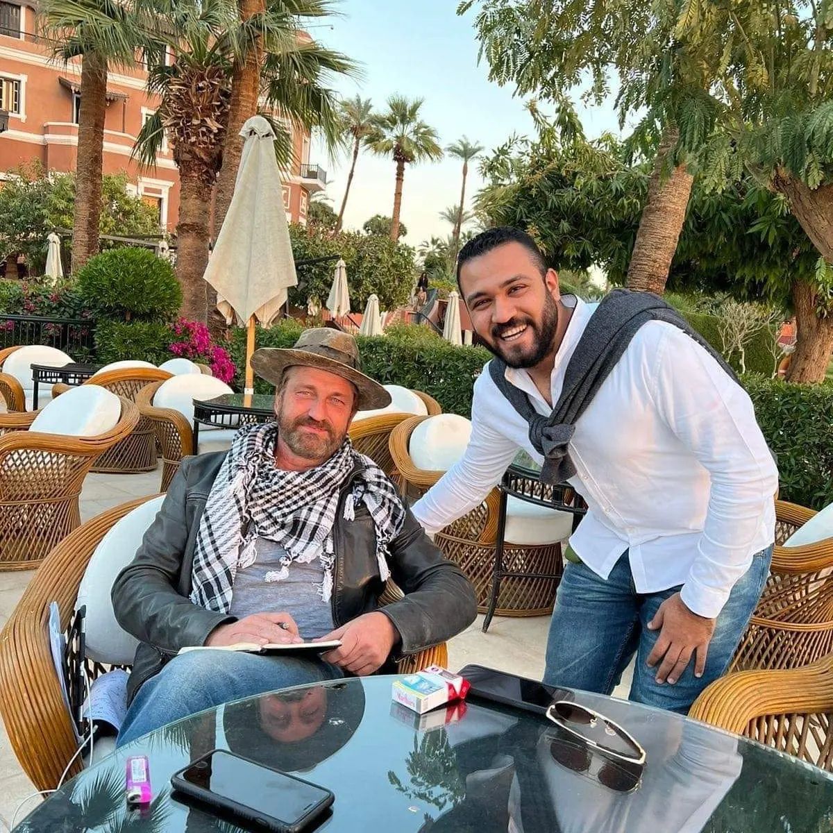 رحلة الفنان العالمى جيرارد بتلر بمصر رحلة الفنان العالمى جيرارد بتلر بمصر