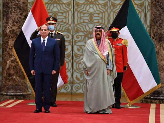 ولى-عهد-الكويت-فى-استقبال-الرئيس-السيسى-(8)