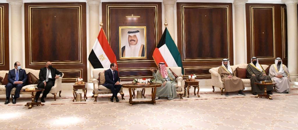 ولى عهد الكويت فى استقبال الرئيس السيسى (6)