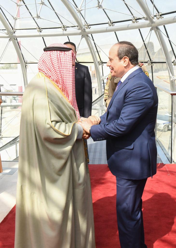 ولى عهد الكويت فى استقبال الرئيس السيسى (7)