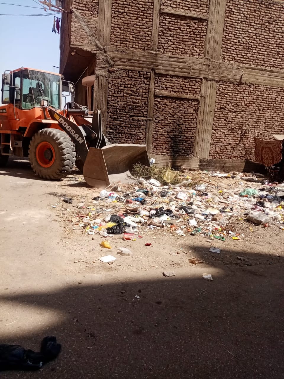 رفع 20 طن مخلفات وقمامة فى حملات النظافة  (2)