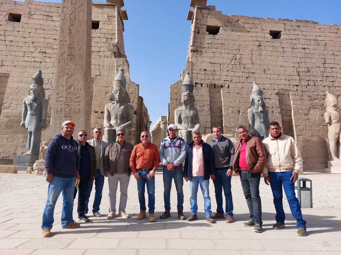أمين الأعلى للآثار مع قيادات معبد الأقصر أمين الأعلى للآثار مع قيادات معبد الأقصر