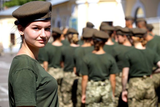 العنصر-النسائى-فى-الجيش-الأوكرانى