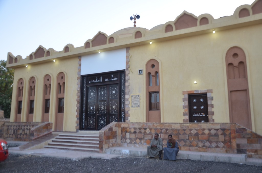 مسجد الشهيدين بعد تجهيزه بإسنا