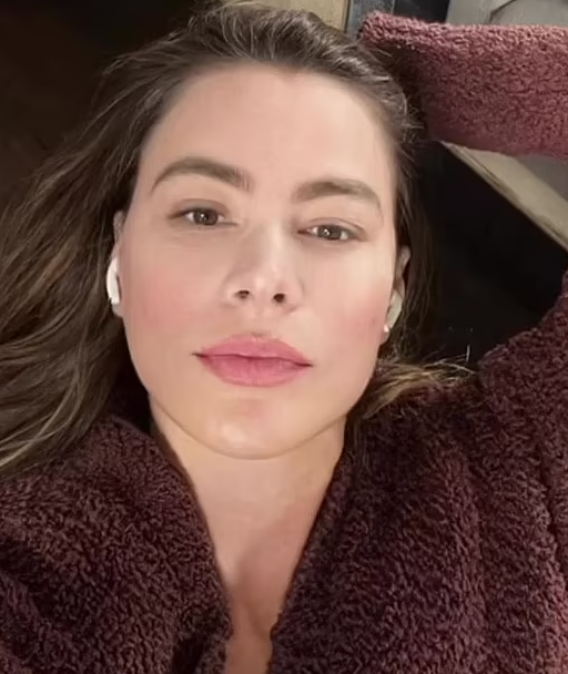 صوفيا فى صورة قبل المكياج