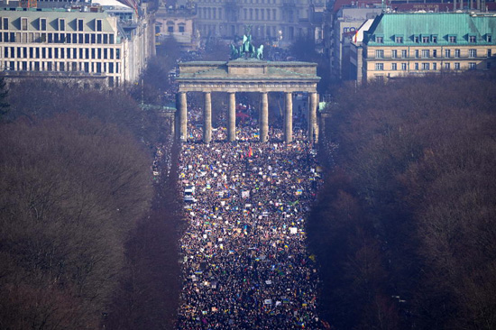 شوارع برلين تنادى بوقف الحرب