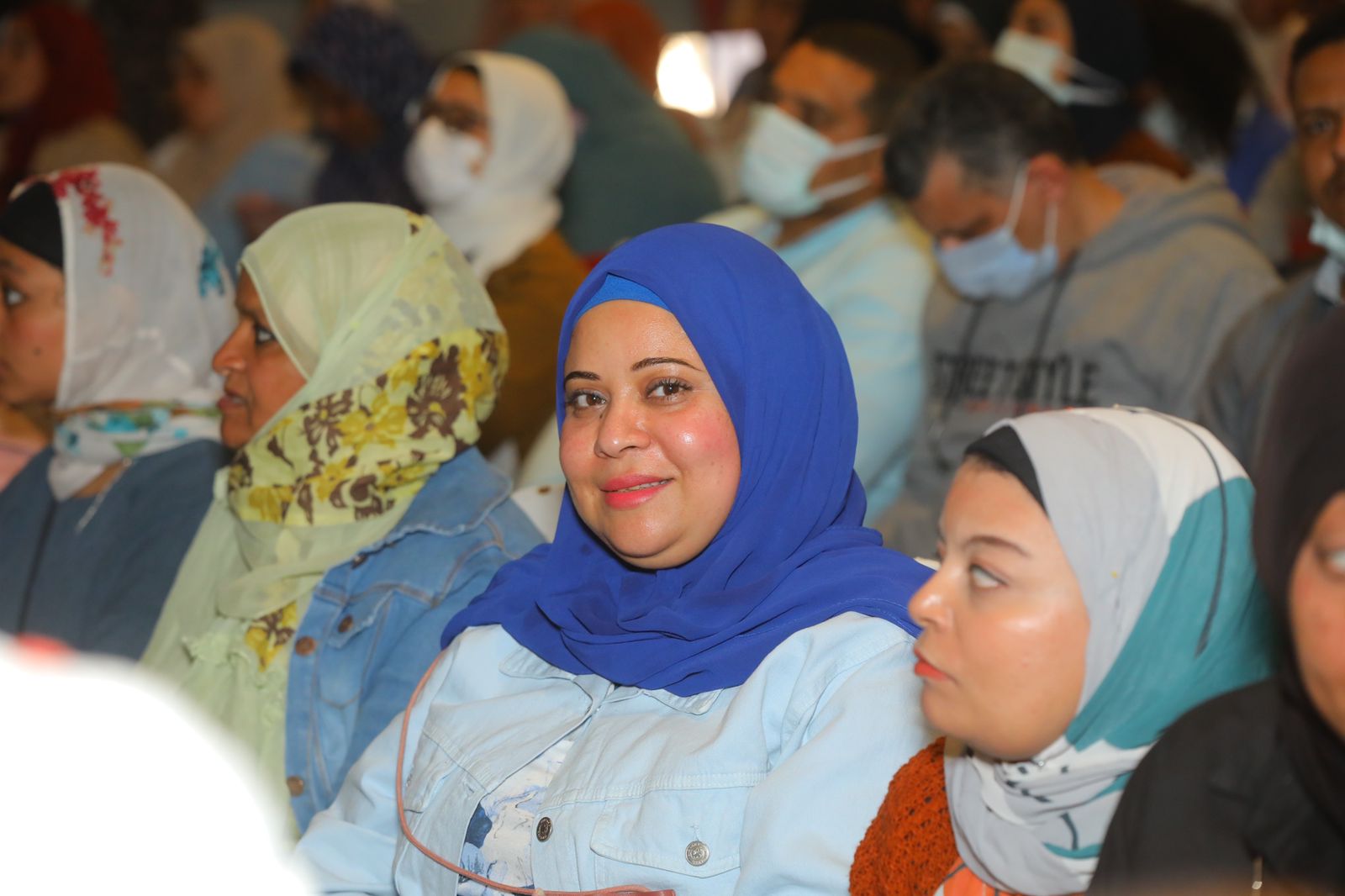 وزيرة التضامن الاجتماعي تفتتح معرض سمبوزيوم المرأة والحياة وتشيد بدور مهرجان أسوان في المحافظة (3)