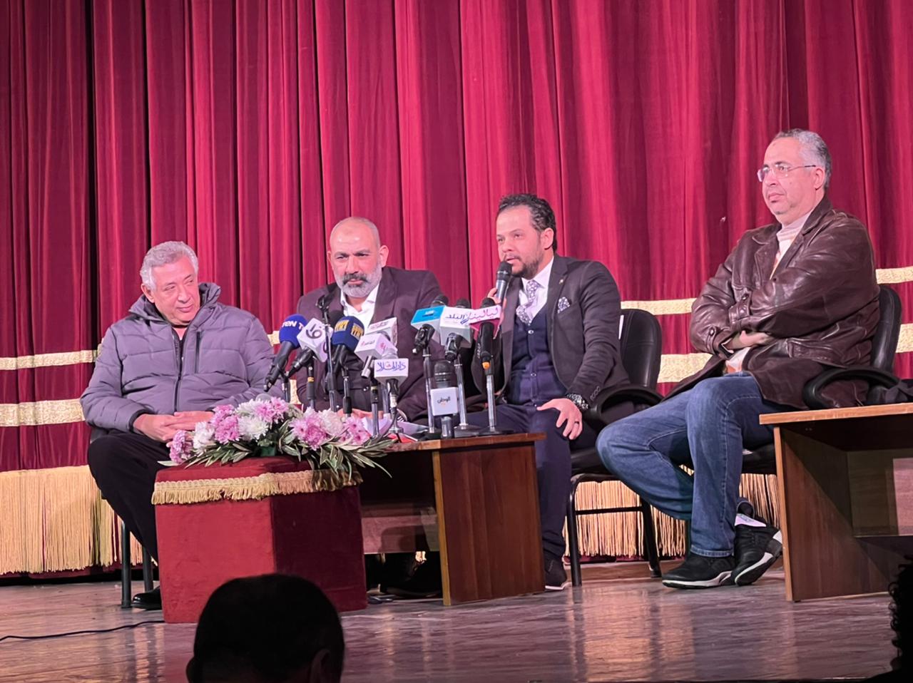 محسن منصور وإسماعيل مختار وسامح مهران بالمؤتمر الصحفي لمسرحية  هاملت بالمقلوب (4)
