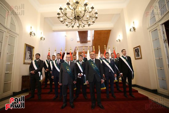 رئيس مجلس الدولة مع المندوبين الجدد أثناء حلف اليمين (2)