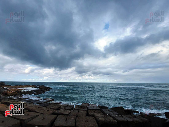 إطلالة-أوروبية-وحكاية-عشق-تسحر-القلوب-(24)