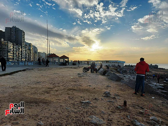 إطلالة-أوروبية-وحكاية-عشق-تسحر-القلوب-(5)