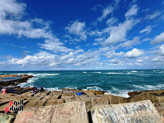 إطلالة-أوروبية-وحكاية-عشق-تسحر-القلوب-(20)