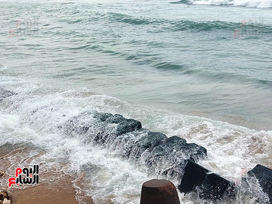 إطلالة-أوروبية-وحكاية-عشق-تسحر-القلوب-(26)