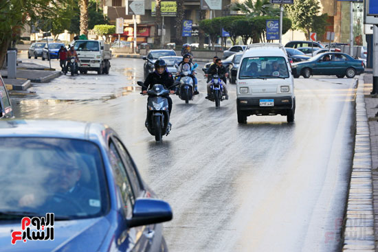 أمطار متفاوتة الشدة تضرب القاهرة والجيزة (1)