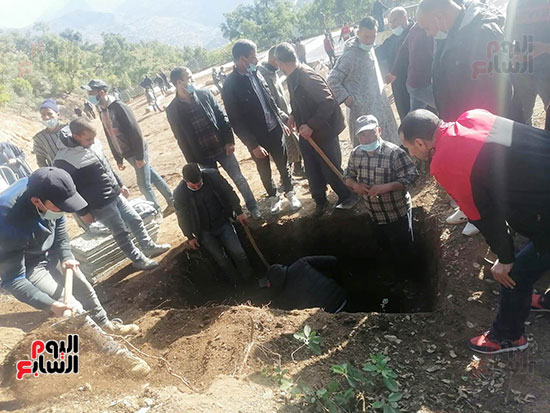 المغرب يودع طفل البئر فى جنازة مهيبة عصر اليوم (4)