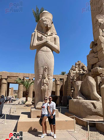 جميلات العالم يستمتعن بسحر المعابد (8)