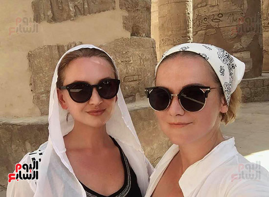 جميلات العالم يستمتعن بسحر المعابد (10)