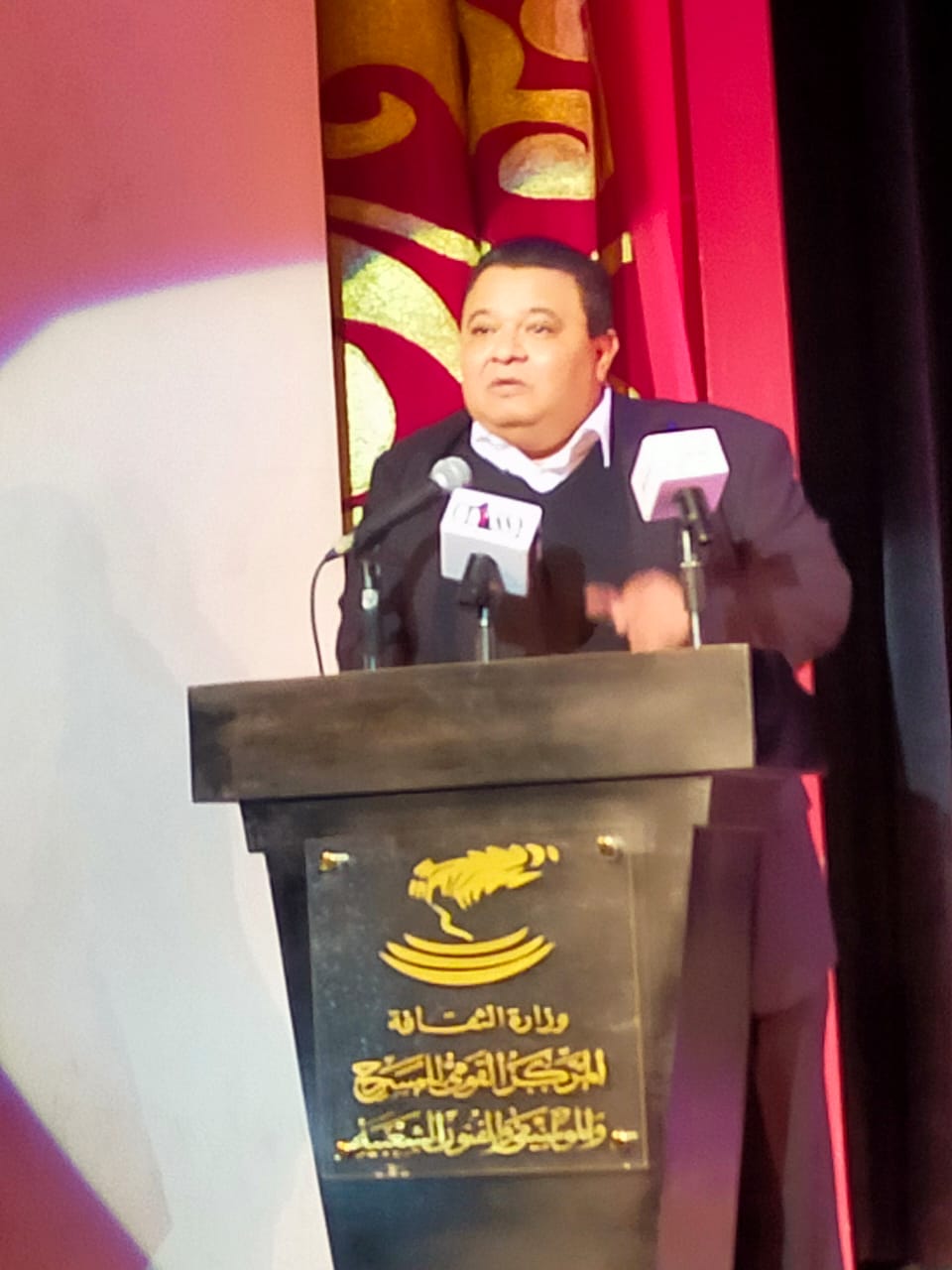 وزيرة الثقافة تكرم فاروق فلوكس علي المسرح القومي (2)