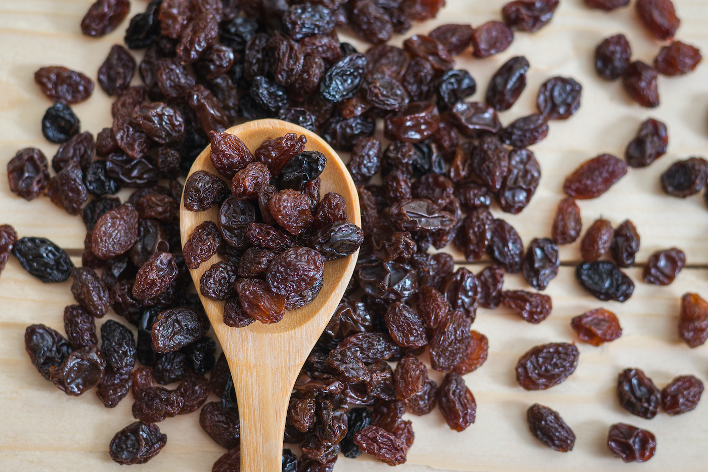 benefits-of-raisins-getty-Wutlufaipy