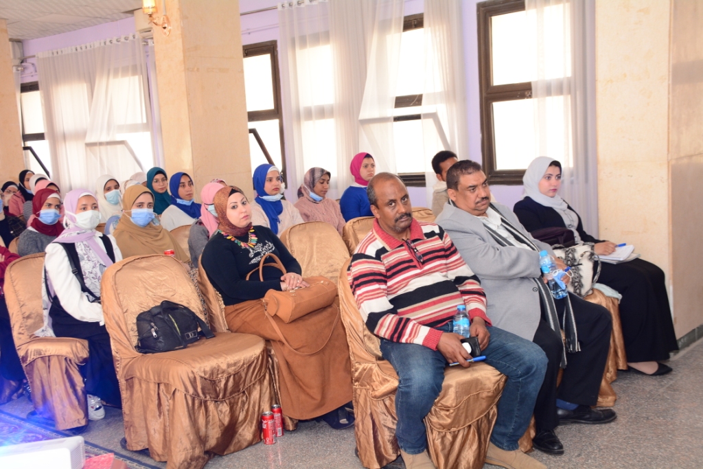 حفل تكريم طلاب مبادرة شباب مصر لرفع الوعي الصحي و المجتمعي بجامعة أسيوط (1)