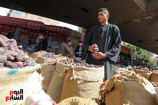 سوق البلح فى الساحل