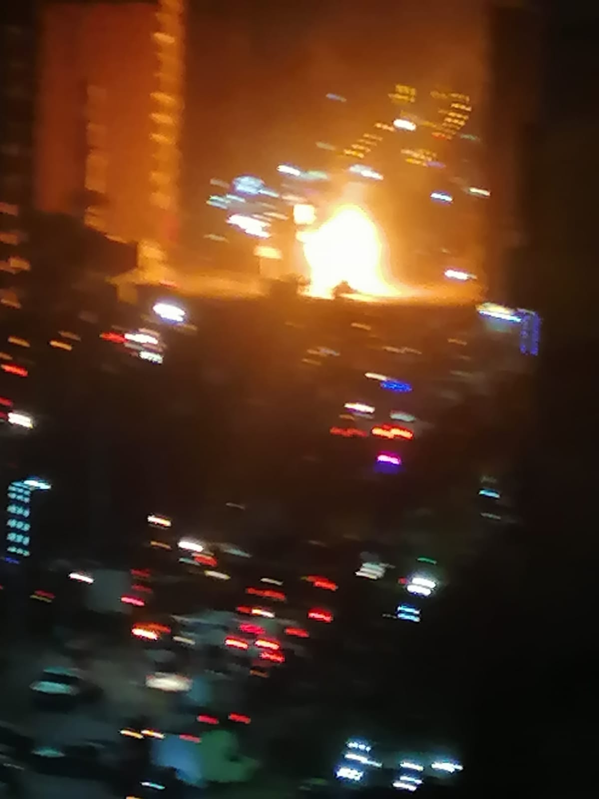 جهود لمحاصرة الحريق جهود لمحاصرة الحريق