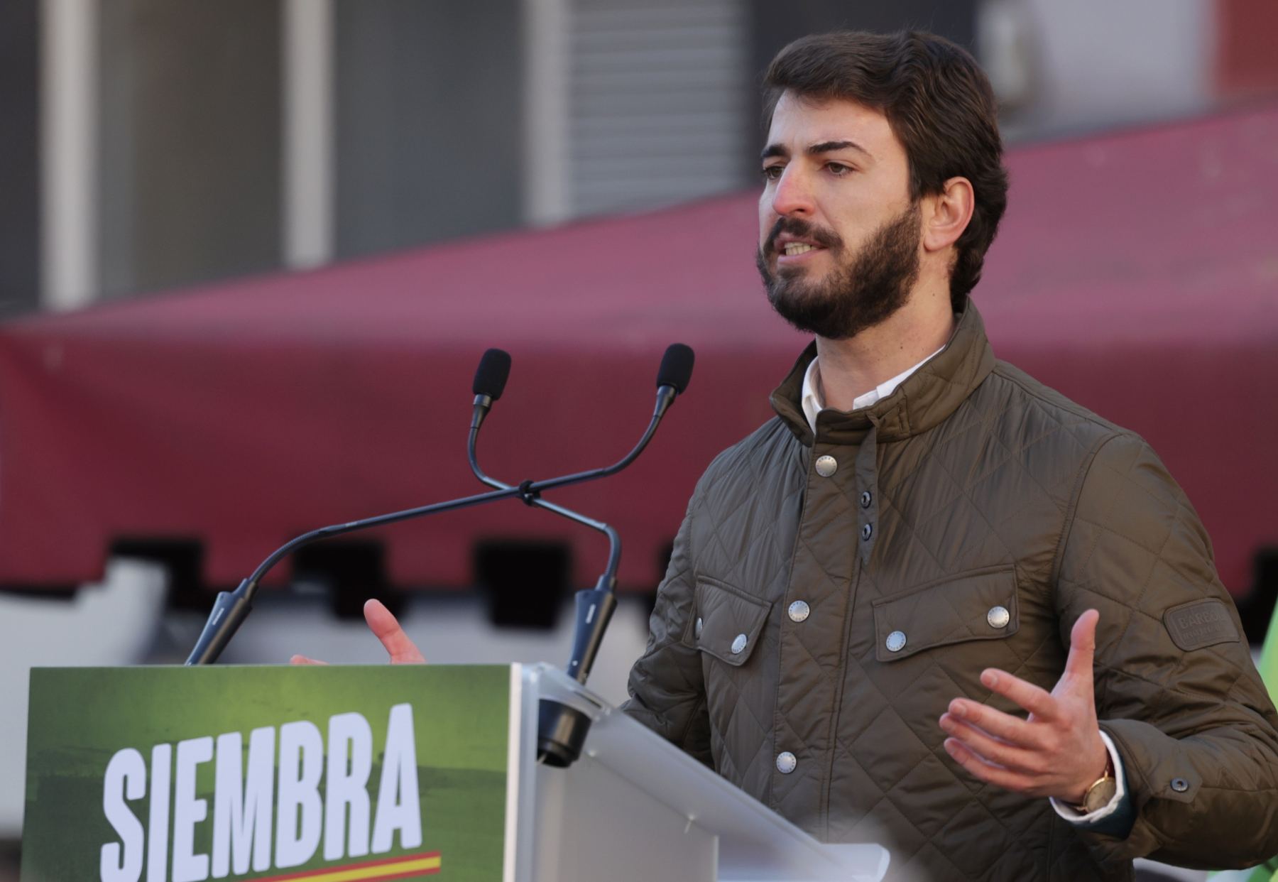 خوان غارسيا غاياردو زعيم حزب فوكس اليميني المتطرف في إسبانيا