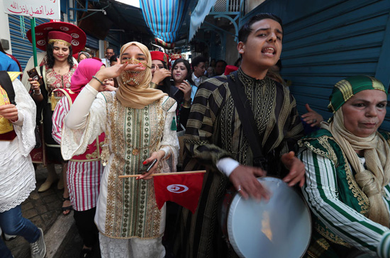 مسيرة احتفالات تونس