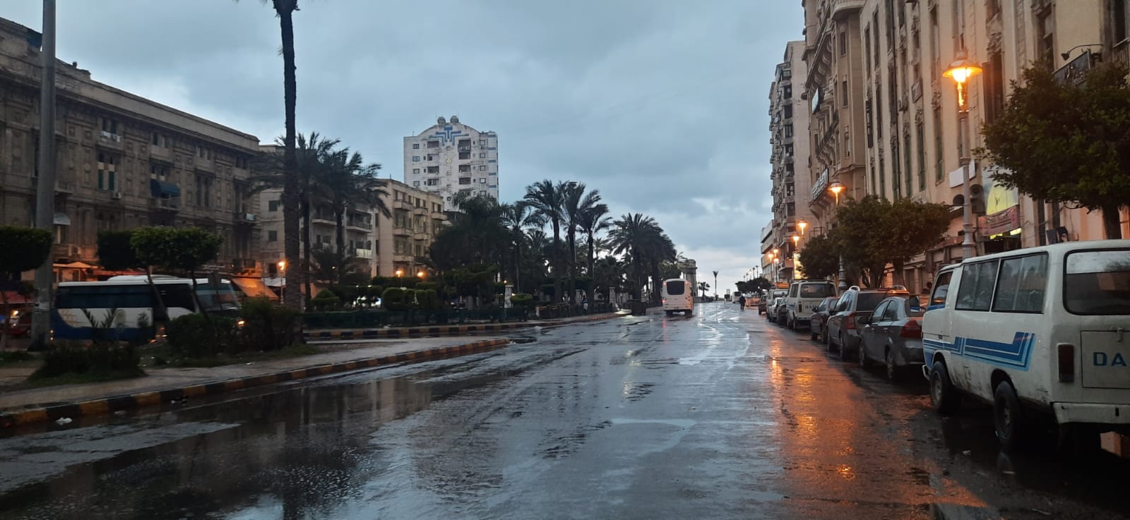 تصريف تراكمات مياه الأمطار بالإسكندرية (9)