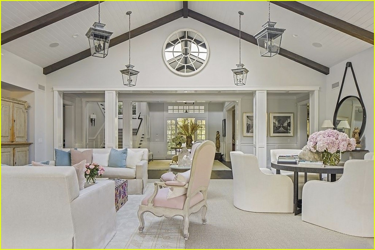 sylvester-stallone-buys-new-home-09